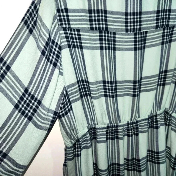Lane Bryant Peplum Top Plaid Aqua & Black Soft Button Detail - Picture 7 of 10